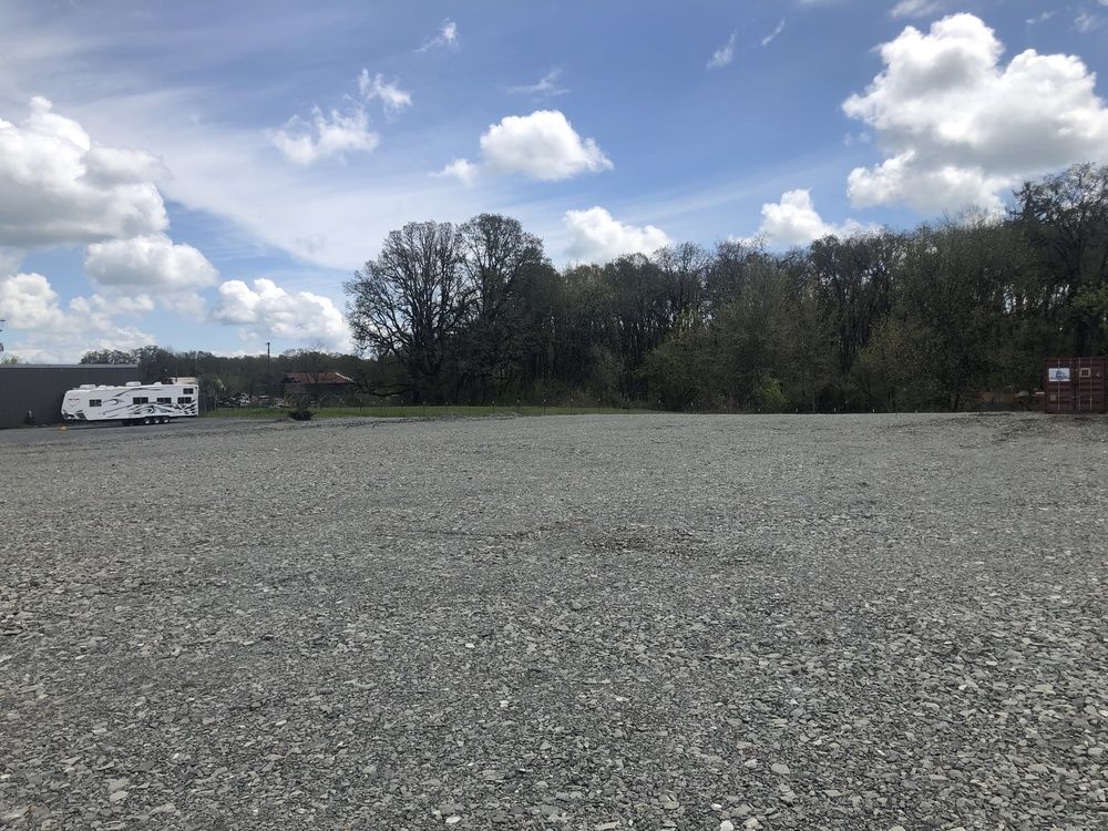 Gaveled & Secure Yard in Albany: 148 41st Ave SE, Albany, OR 97322